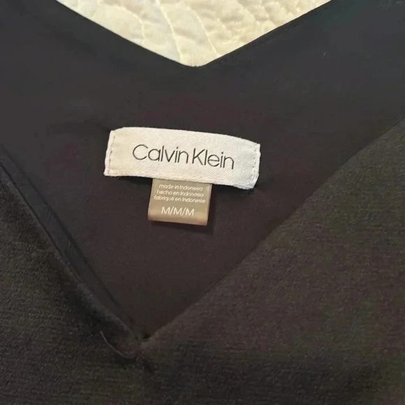 Calvin Klein top - Picture 2 of 3